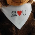 Kołnierzyk maskotki misia pluszowego z nadrukiem Mazda love you.