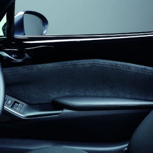 TAPICERKA DRZWI ALCANTARA MAZDA MX-5 ND
