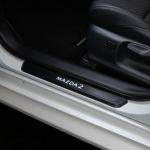 LISTWY PODŚWIETLANE NA PROGI MAZDA 2 HYBRID