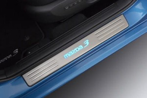 LISTWY OZDOBNE PROGÓW PODŚWIETLANE MAZDA 3 BL