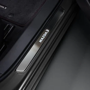 LISTWY PODŚWIETLANE NA PROGI MAZDA 3 BP