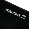 haft na dywaniku mazda 2.webp
