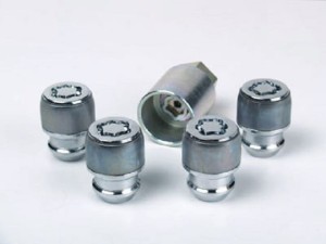 NAKRĘTKI ZABEZPIECZAJĄCE NA KLUCZ 17MM